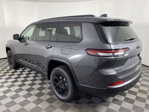 New 2025 Jeep Grand Cherokee L Altitude image 9