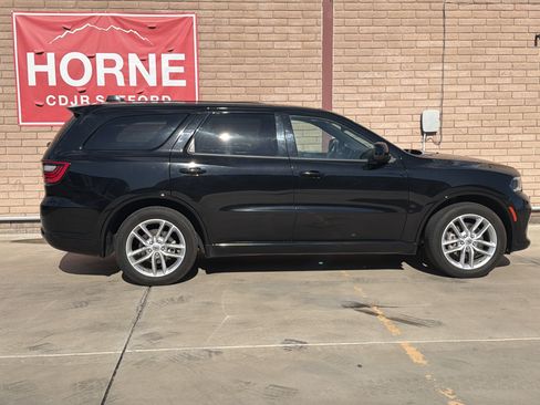 Used 2023 Dodge Durango GT RWD image 4