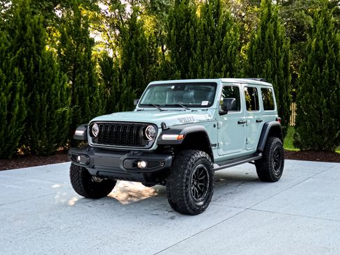 Used 2024 Jeep Wrangler Unlimited Sport AWD/4WD image 5