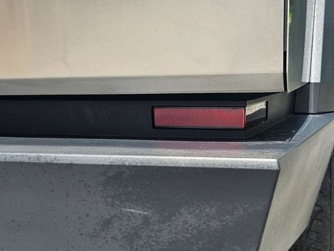 Used 2024 Tesla Cybertruck AWD Crew Cab image 30