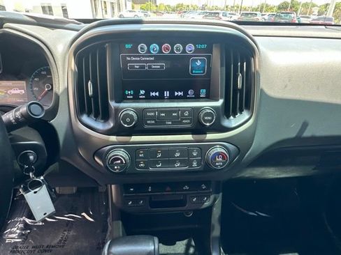 Used 2017 Chevrolet Colorado Z71 RWD image 23
