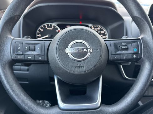 Used 2023 Nissan Rogue SV image 14
