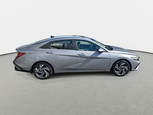 New 2026 Hyundai Elantra Limited FWD image 4