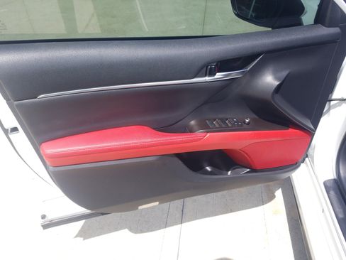 Used 2021 Toyota Camry XSE FWD image 9