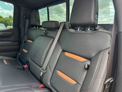 Used 2023 GMC Sierra 1500 AT4 w/ Technology Package AWD/4WD image 20