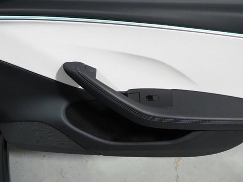 Used 2025 Tesla Model 3 Long Range image 62