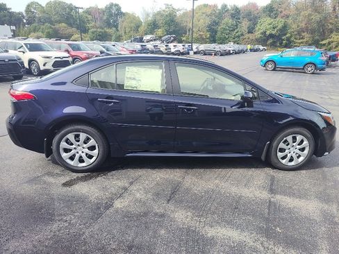 Used 2024 Toyota Corolla SE image 9