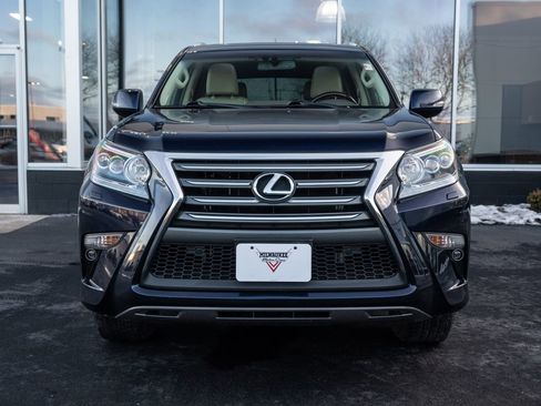 Used 2017 Lexus GX 460 Luxury image 2