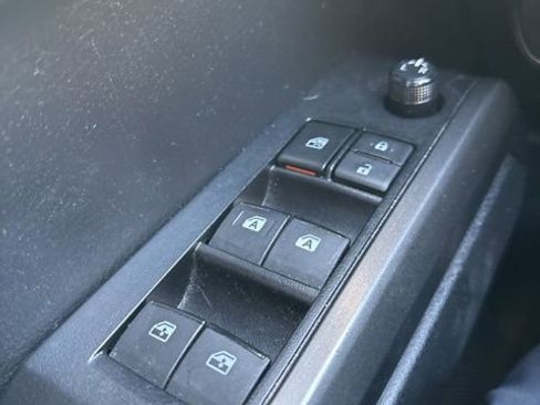 Used 2020 Toyota Tacoma TRD Off-Road image 17