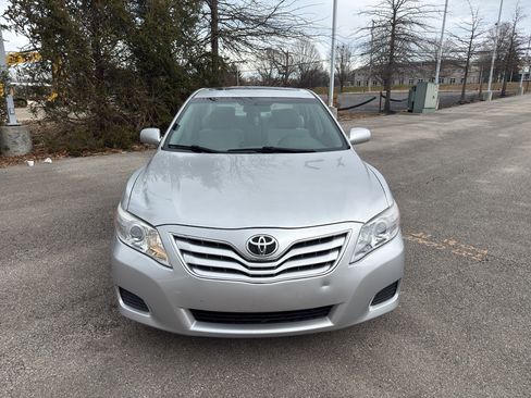 Used 2011 Toyota Camry LE image 8