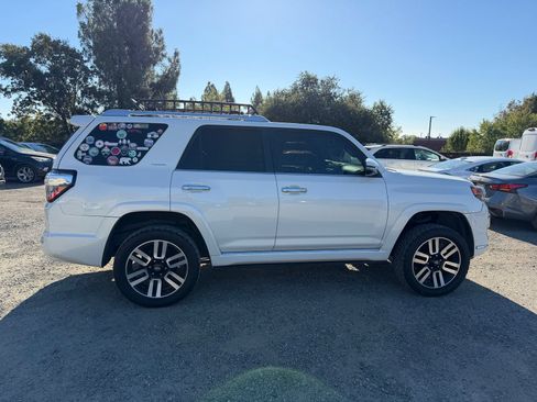Used 2018 Toyota 4Runner Limited AWD/4WD image 6