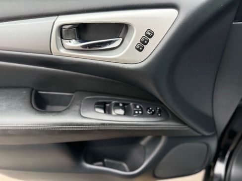 Used 2018 Nissan Pathfinder SL w/ SL Premium Package image 33