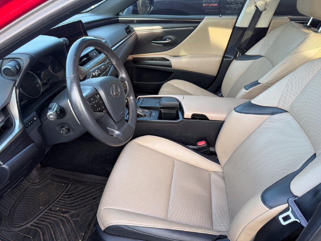 Used 2019 Lexus ES 350 w/ Premium Package FWD image 2
