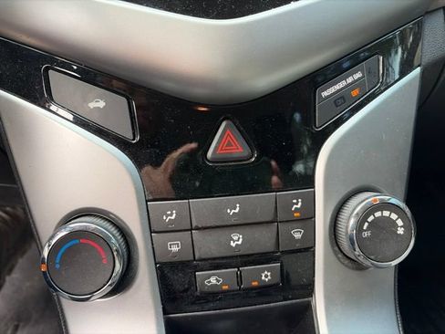 Used 2015 Chevrolet Cruze LS FWD image 15