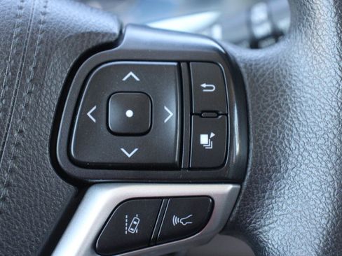 Used 2020 Toyota Sienna L FWD image 22