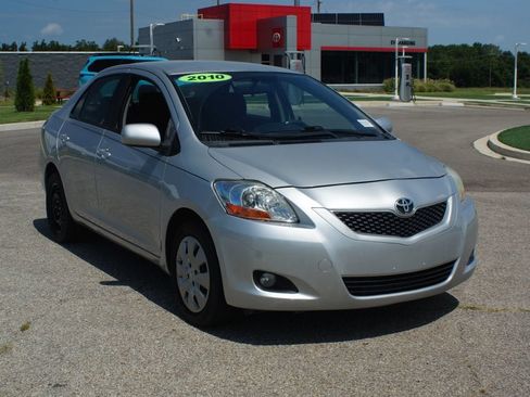 Used 2010 Toyota Yaris Sedan FWD image 2