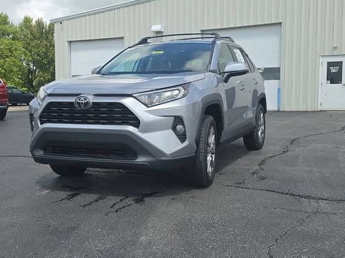Used 2021 Toyota RAV4 XLE Premium AWD/4WD image 3