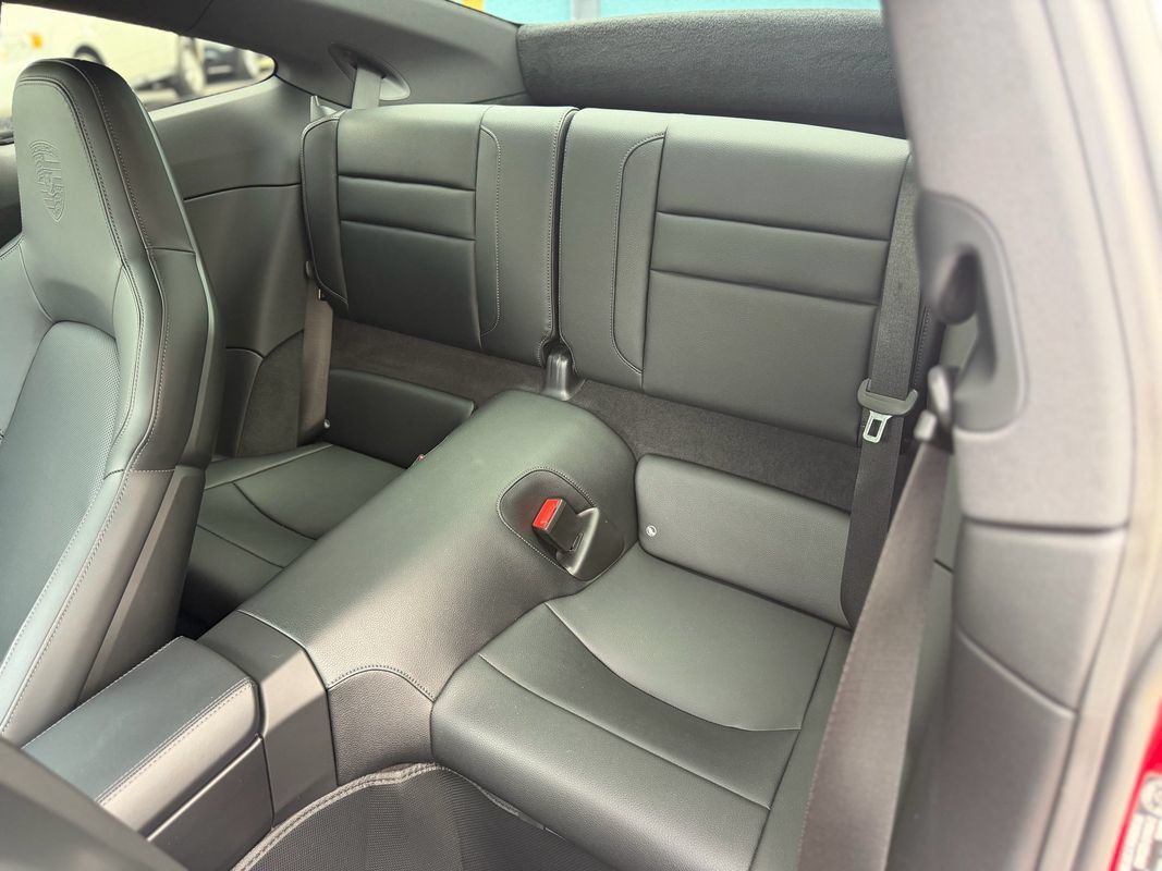 Used 2024 Porsche 911 Carrera RWD image 8