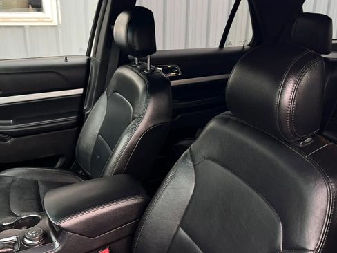 Used 2017 Ford Explorer XLT w/ Equipment Group 202A image 16