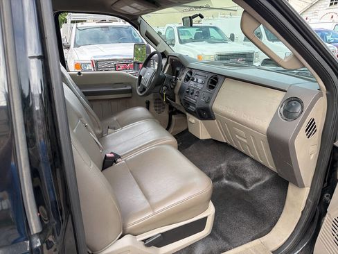 Used 2008 Ford F350 2WD Regular Cab Super Duty image 14