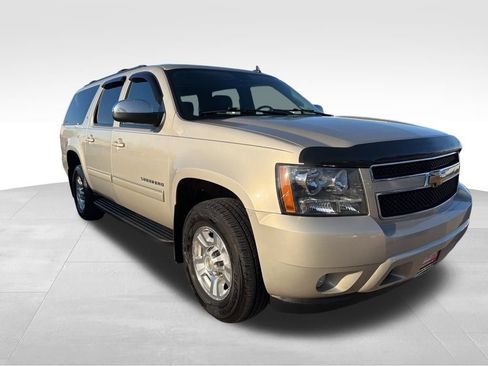 Used 2013 Chevrolet Suburban 2500 LT image 8