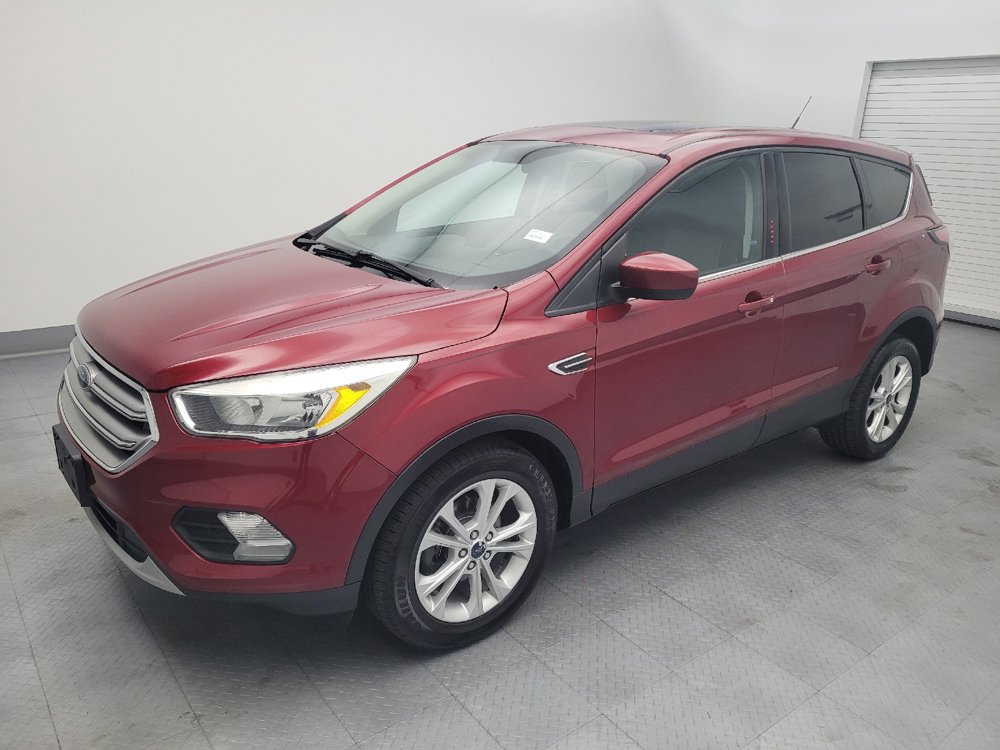 Used 2017 Ford Escape SE w/ SE Cold Weather Package FWD image 2