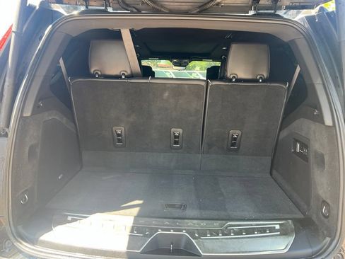 Used 2021 Cadillac Escalade Sport w/ LPO, Illumination Package AWD/4WD image 18