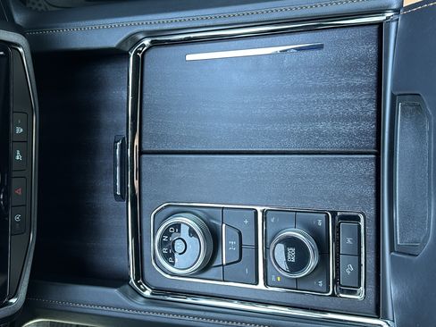 Used 2024 Ford Expedition Max Platinum image 40