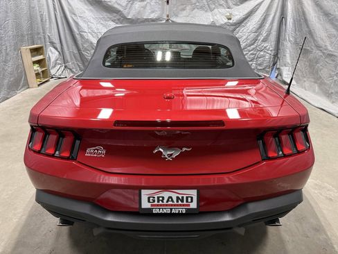 Used 2024 Ford Mustang Convertible image 5