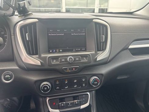 Used 2024 GMC Terrain SLE FWD image 13
