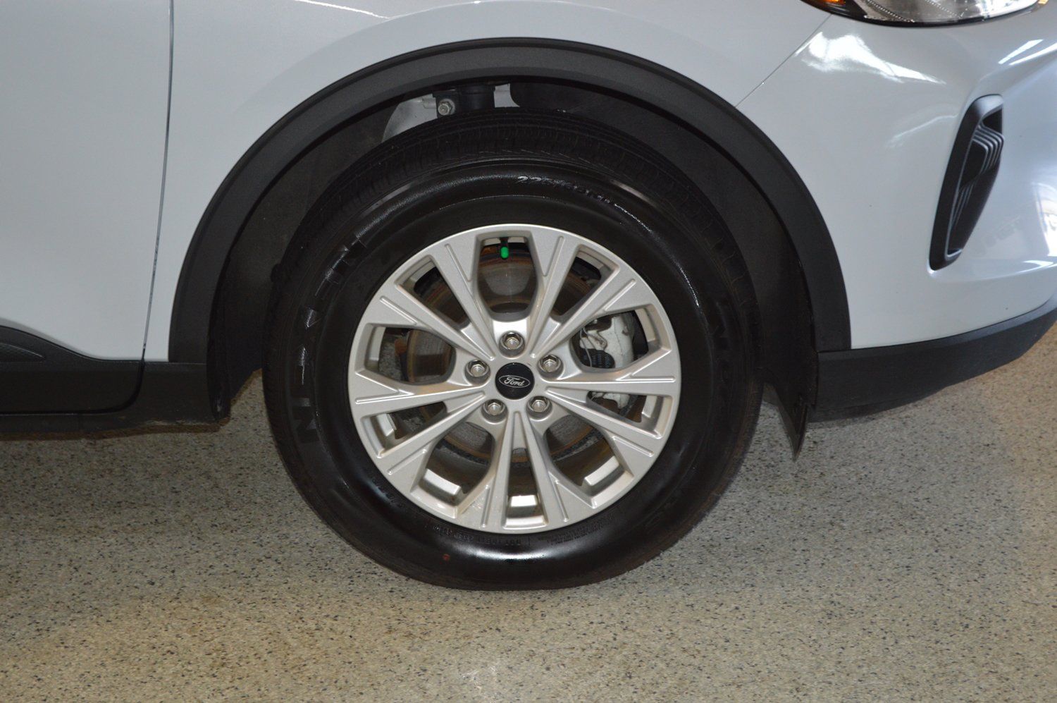 Used 2025 Ford Escape Active AWD/4WD image 9