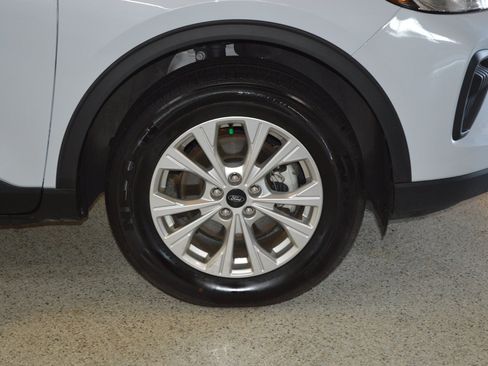 Used 2025 Ford Escape Active AWD/4WD image 9