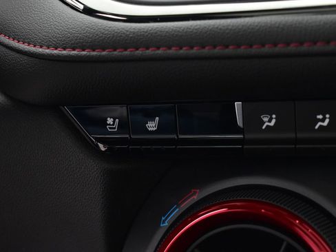 Used 2021 Chevrolet Blazer RS w/ Enhanced Convenience Package image 23