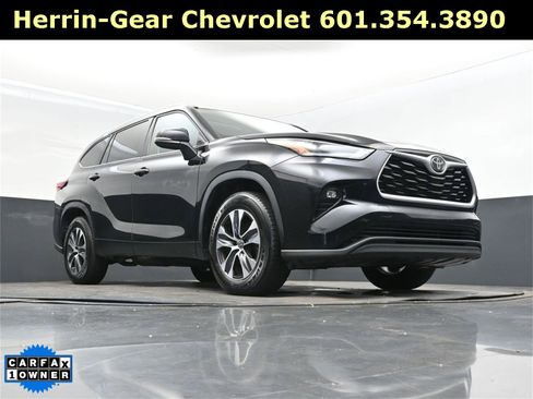 Used 2023 Toyota Highlander XLE image 49