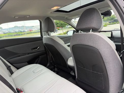 Used 2024 Hyundai Elantra Limited FWD image 35