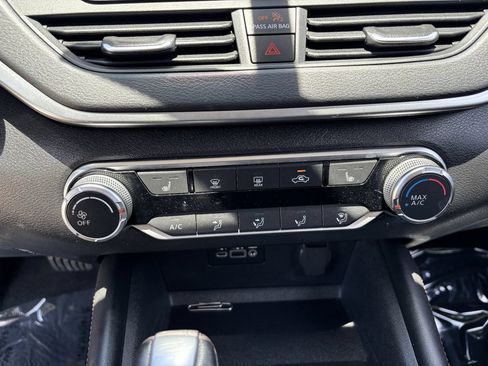 Used 2019 Nissan Altima 2.5 SR w/ SR Premium Package AWD/4WD image 22