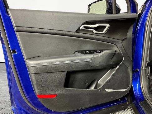 Used 2025 Kia Sportage EX image 18