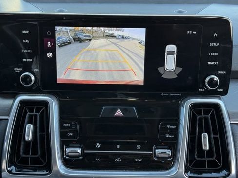 Used 2023 Kia Sorento SX image 19