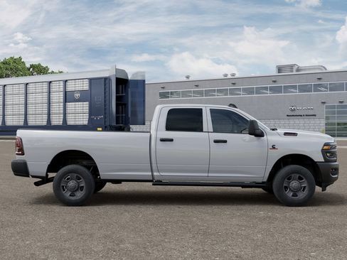 New 2025 RAM 2500 Tradesman AWD/4WD image 21