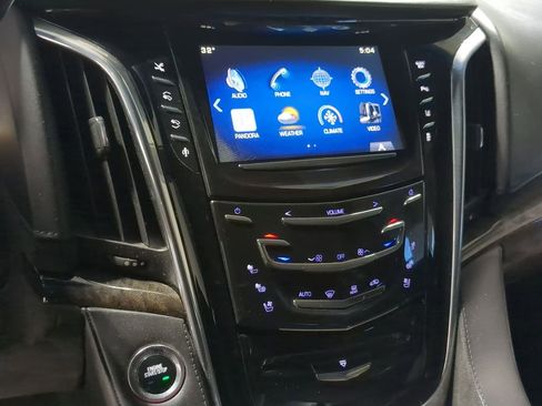 Used 2015 Cadillac Escalade Platinum image 43