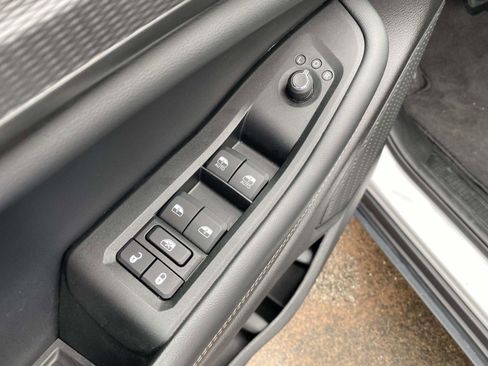 Certified 2024 Jeep Grand Cherokee Altitude image 15