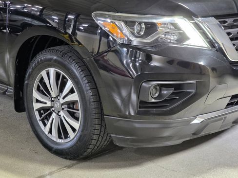 Used 2019 Nissan Pathfinder S FWD image 10
