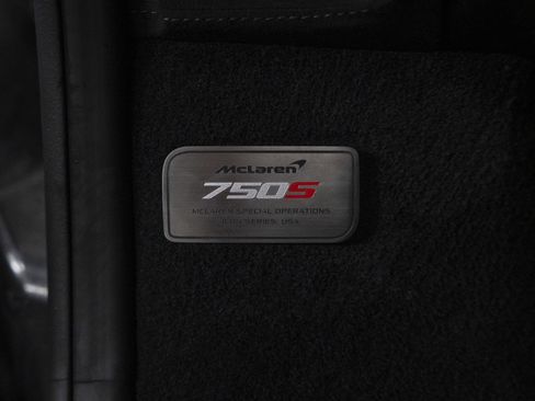 Used 2026 McLaren 750S Spider RWD image 29