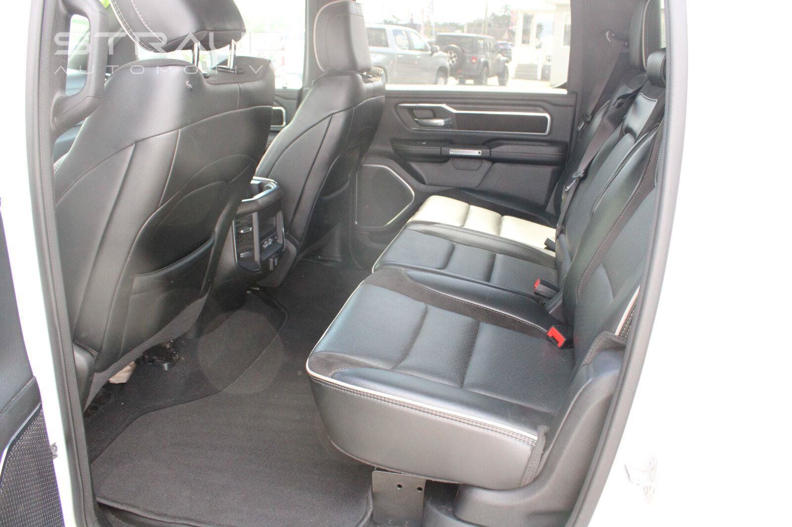 Used 2025 RAM 1500 Laramie AWD/4WD image 18