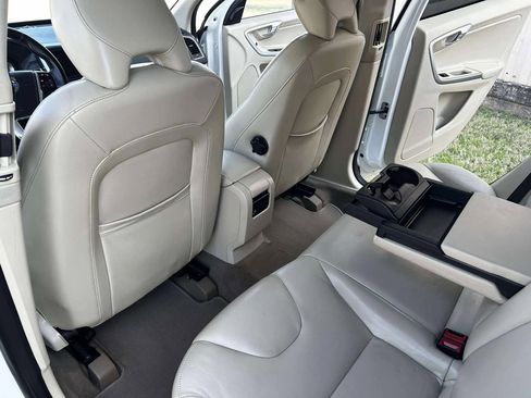 Used 2015 Volvo XC60 T5 Premier image 18