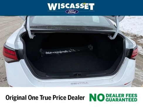 Used 2025 Nissan Sentra SV w/ Lighting Package image 12