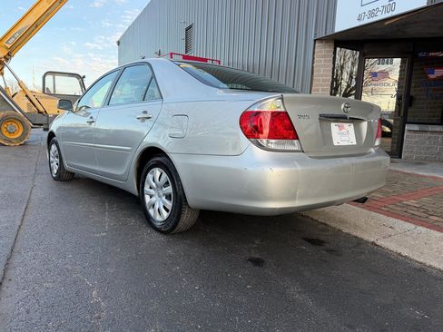 Used 2005 Toyota Camry LE image 4