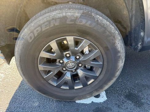 Used 2023 Toyota Tacoma 4x4 Double Cab image 4