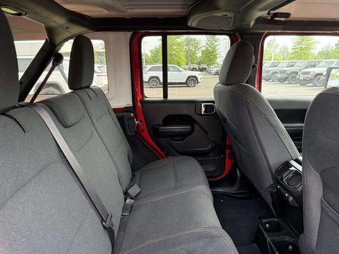 Used 2024 Jeep Wrangler Unlimited Sport AWD/4WD image 16
