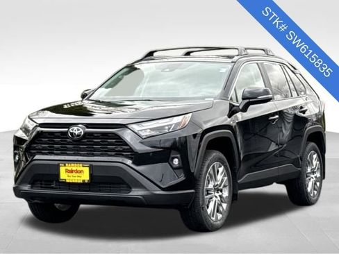 Used 2025 Toyota RAV4 XLE Premium image 3